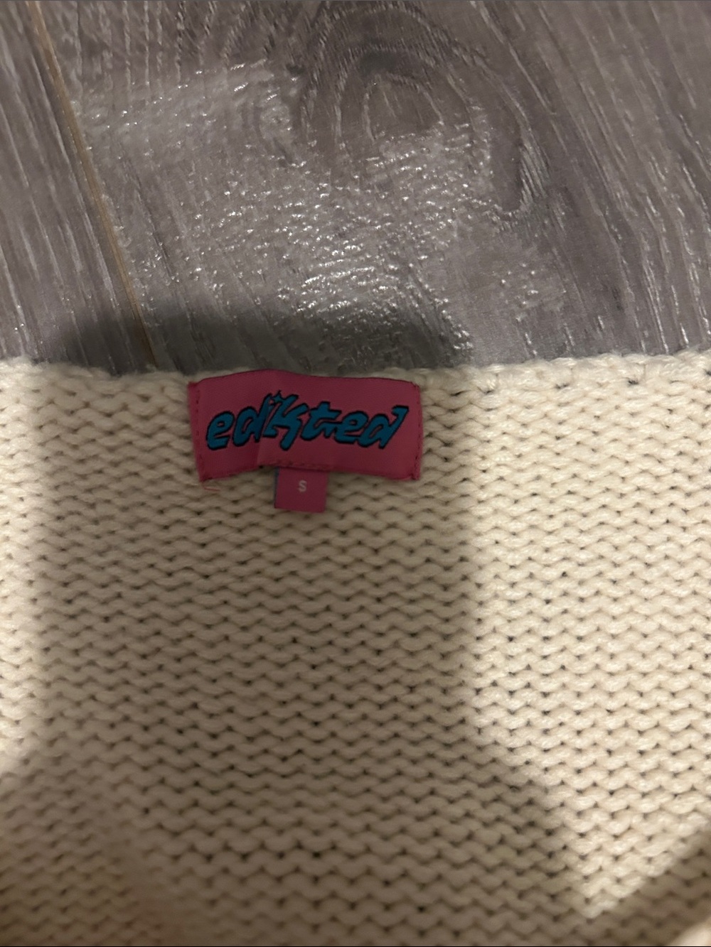 Edikted Cream Cable-Knit V-Neck Sweater - Picture 3 of 3